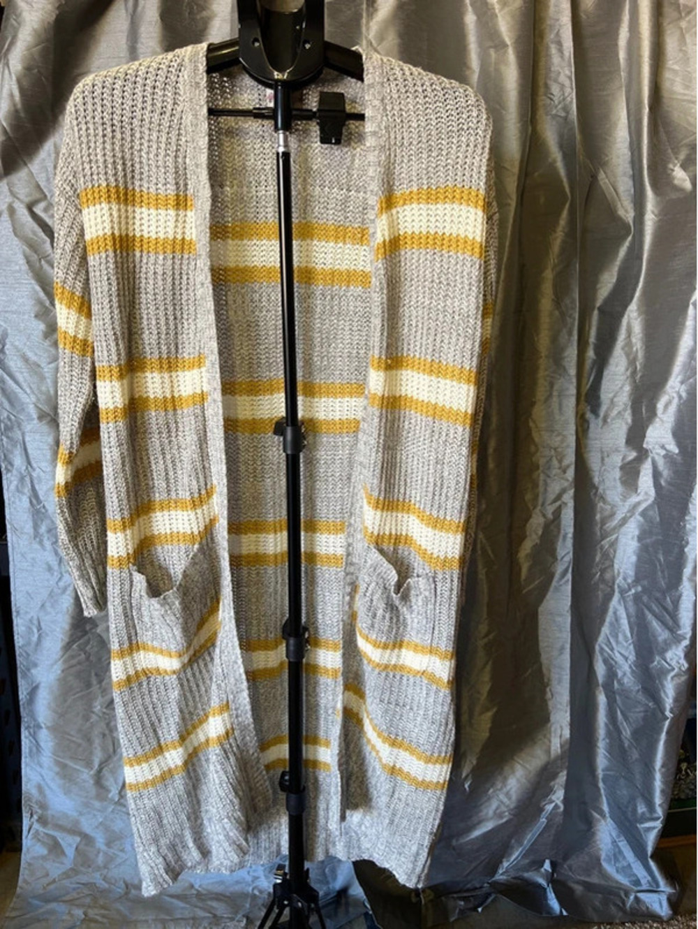 Hippie Rose Sz Med Open Long Sweater